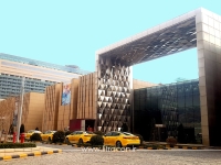 Iranmall gates